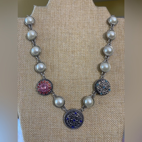 Ginger Snaps Signed Necklace‎ with Crystals Rhinestones & Faux Pearls - Picture 9 of 10